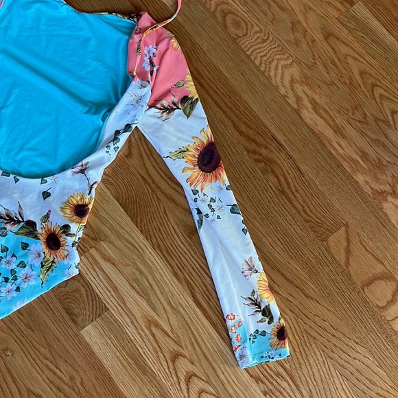 Agua Bendita Clara Sunshower One Piece Swimsuit Rash Guard Size Medium New - Picture 13 of 16